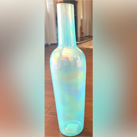 Tahari Other - Tahari Iridescent Turquoise Glass Vase